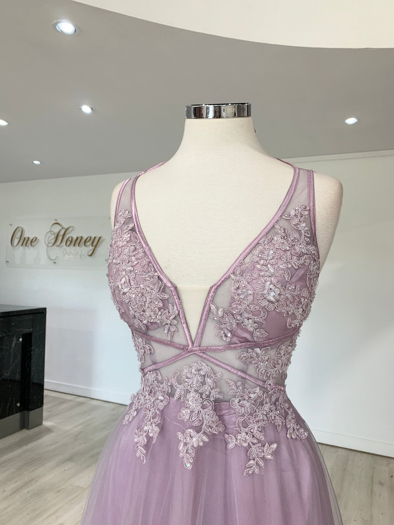 Honey Couture BESS Beaded Lace Applique w Tulle Skirt Formal Dress in Australia | One Honey Boutique