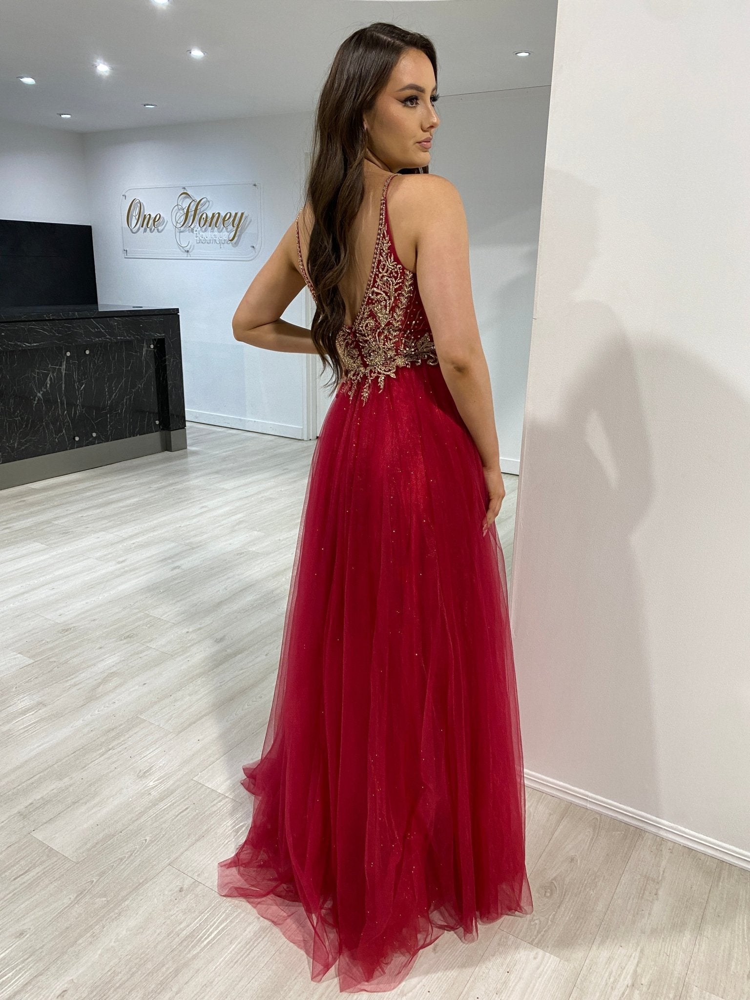 AMORET Romantic Beaded Applique Tulle Prom & Formal Dress in Australia | One Honey Boutique