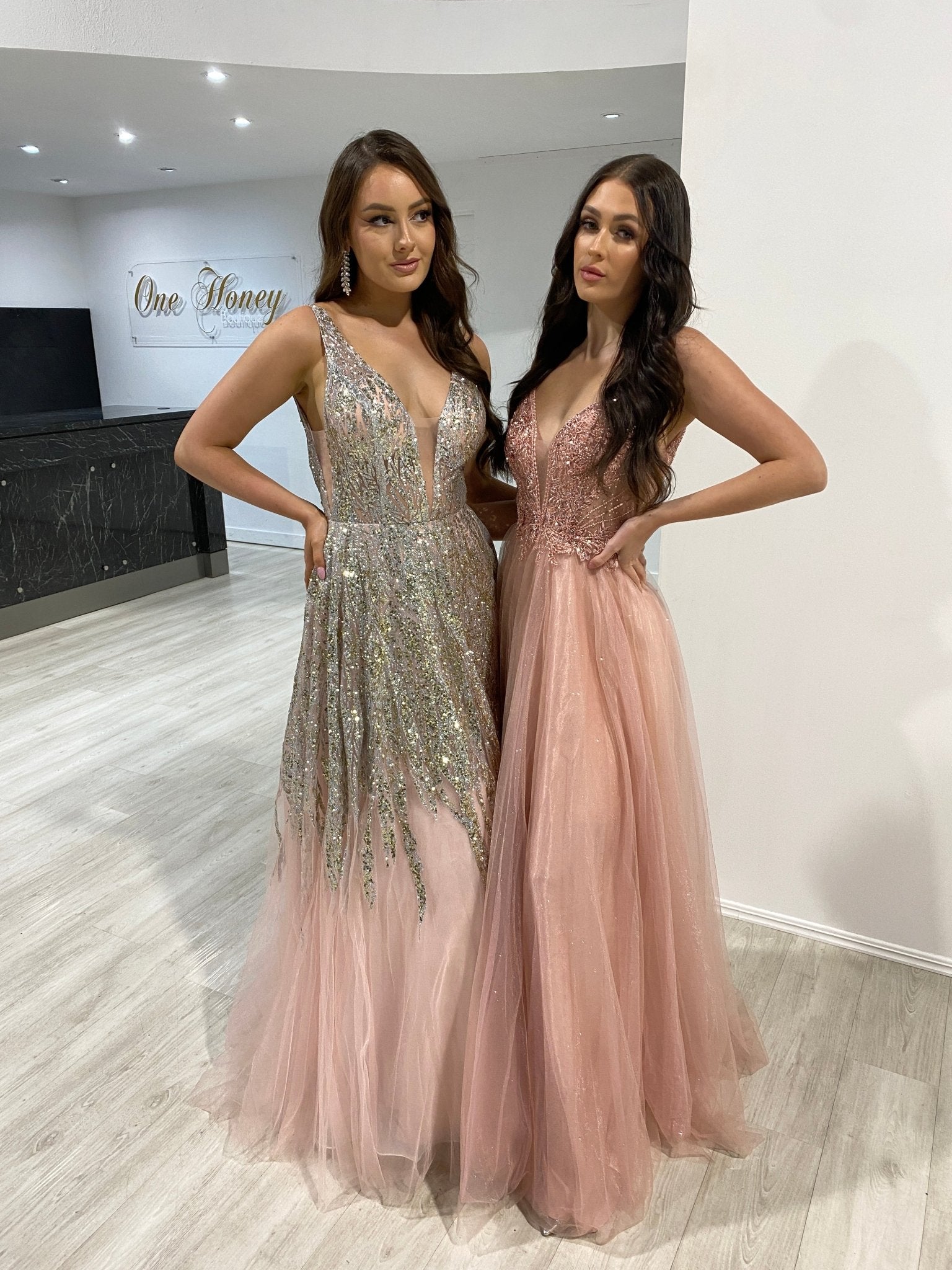 AMORET Romantic Beaded Applique Tulle Prom & Formal Dress in Australia | One Honey Boutique