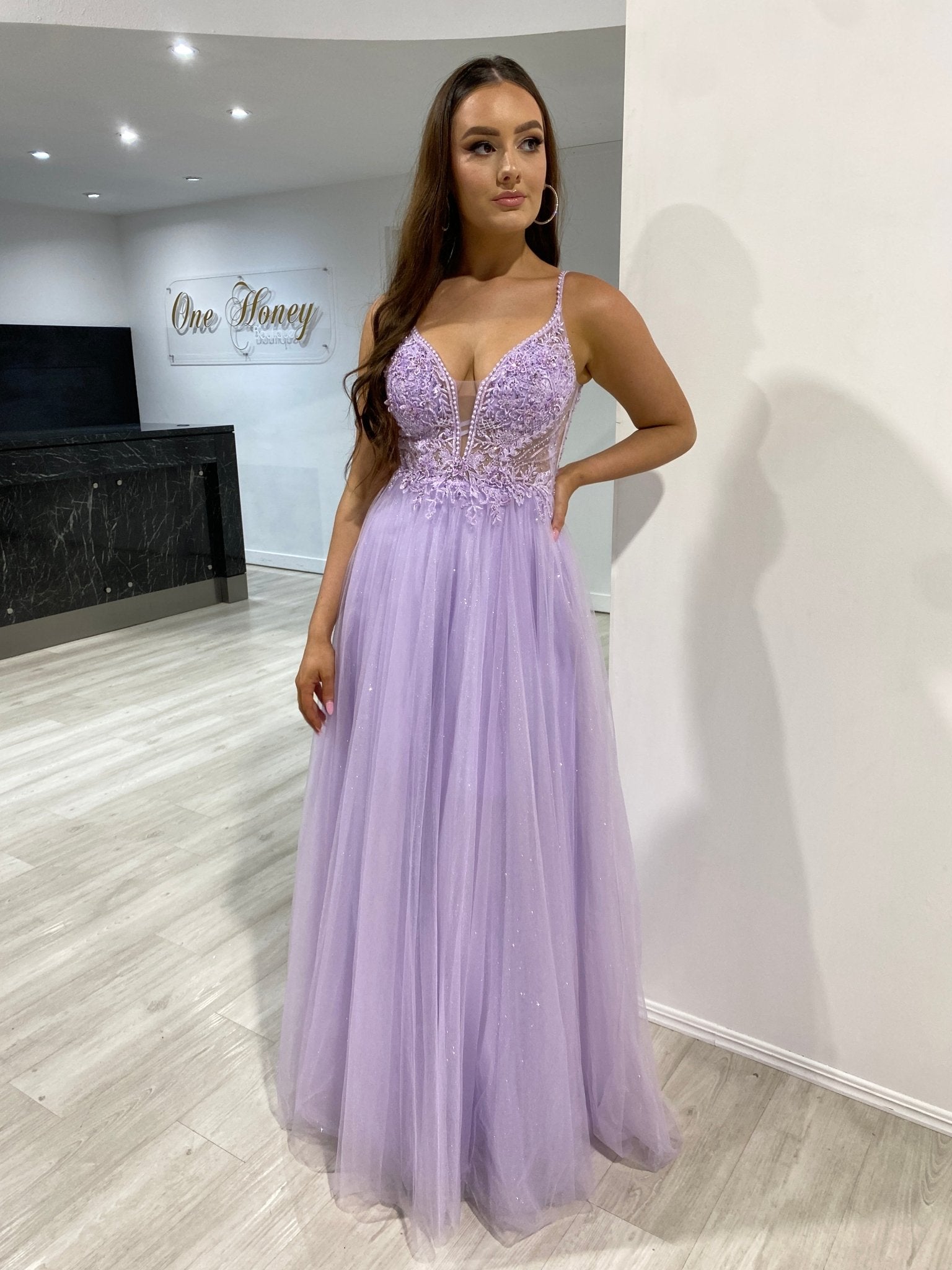 AMORET Romantic Beaded Applique Tulle Prom & Formal Dress in Australia | One Honey Boutique