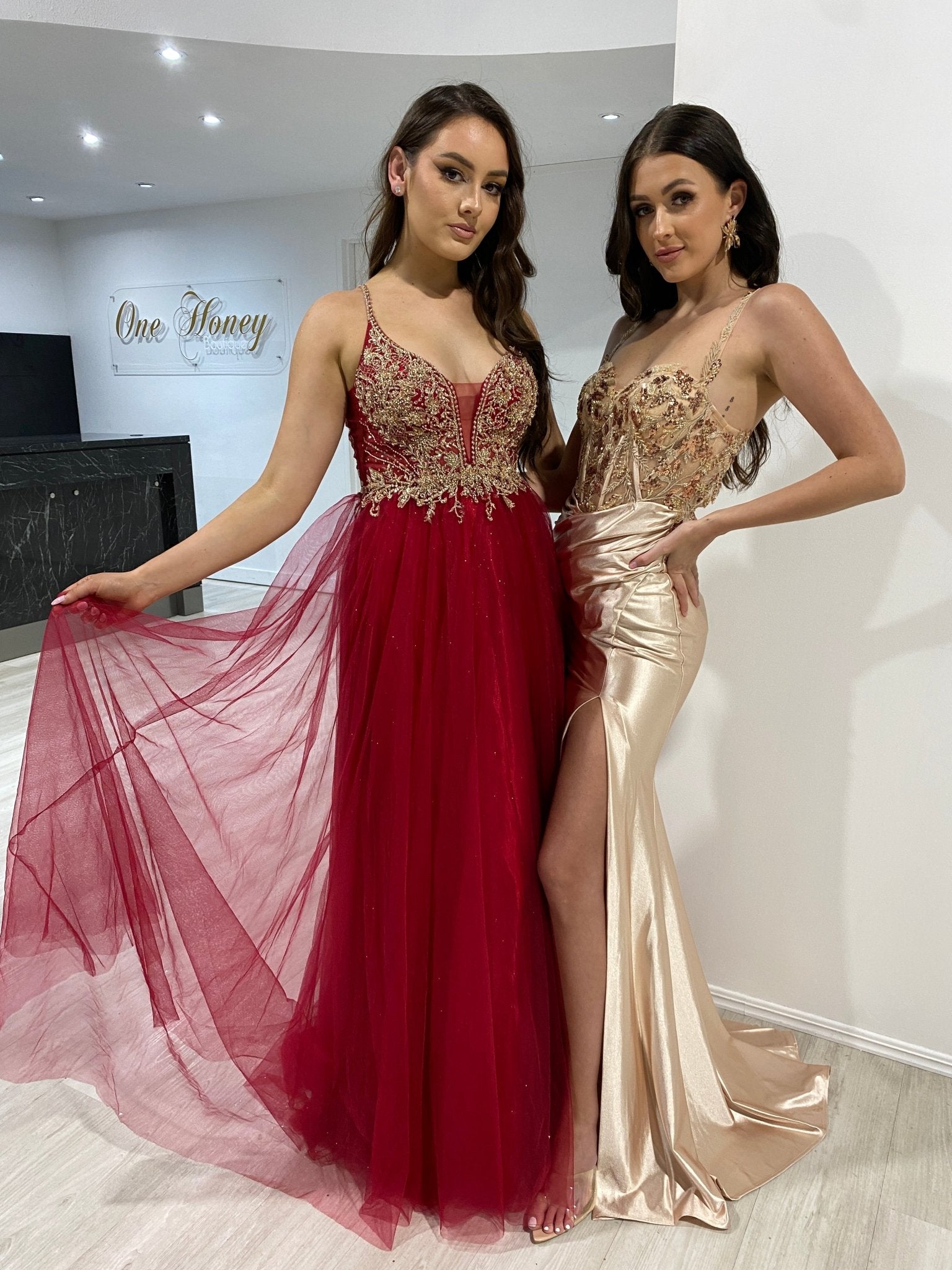AMORET Romantic Beaded Applique Tulle Prom & Formal Dress in Australia | One Honey Boutique