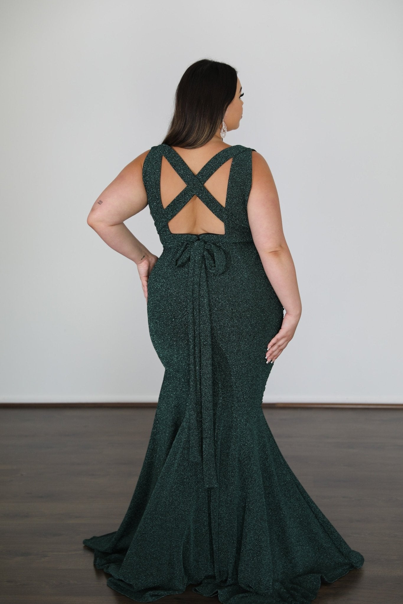 Once Labeled Designer RYLEY Metallic Jersey Curve & Plus Size Formal Dress in Australia | One Honey Boutique